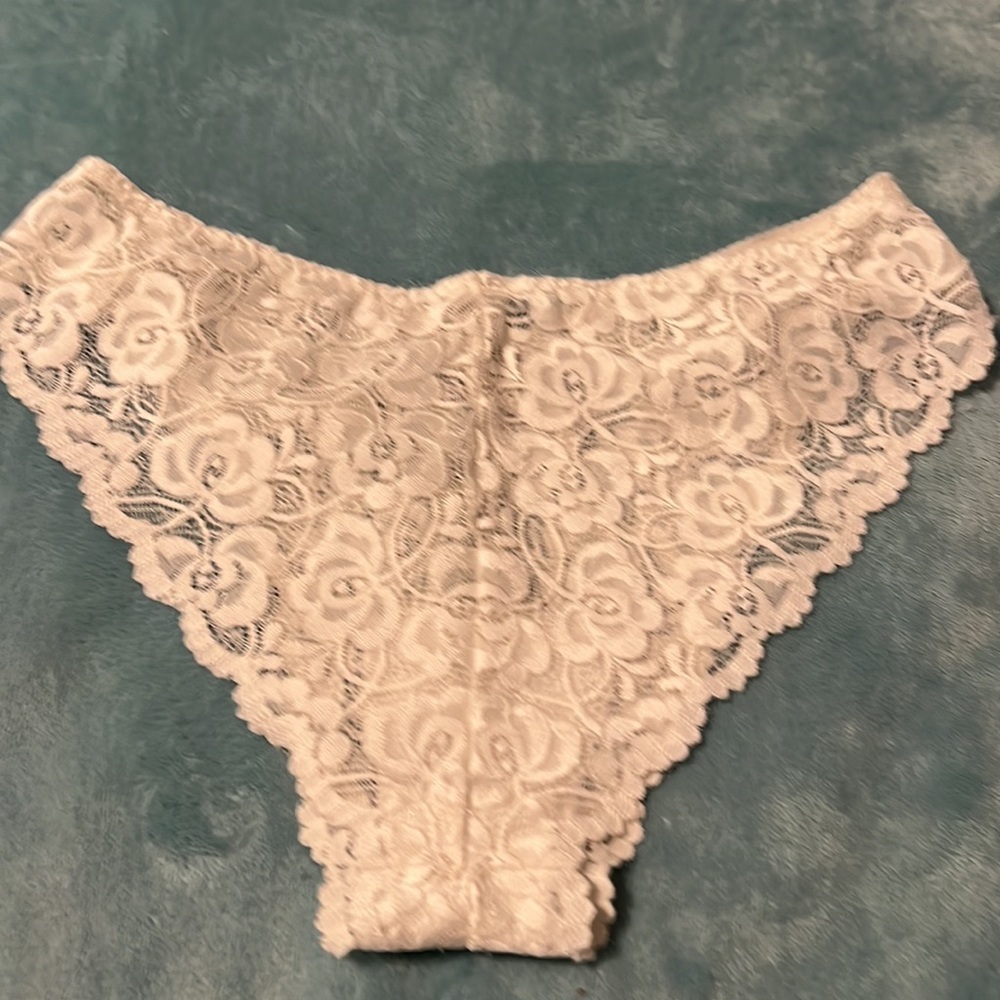 NWOT Maidenform Lace Panties